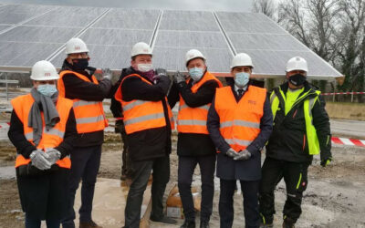 Le parc photovoltaïque de Plateforme Laudun (30) a accueilli la pose de son 1er module le 22/01 !